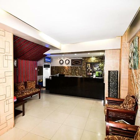 Casa Blanca Apartment Manila Exterior foto